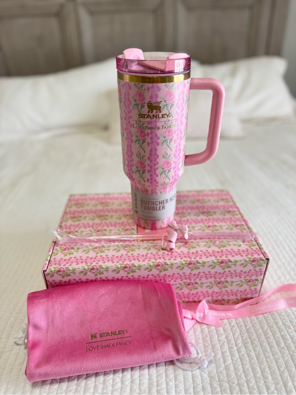 🌸 Stanley x LoveShackFancy Pink Floral Quencher 40oz Gift Set 🌸